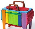 Ein bunter Handtaschenschrank