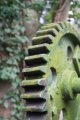 Ein altes Maschinenrad, Symbol f�r "altes Eisen"
