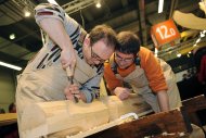 Herstellung eines Marterpfahls bei der Lebenshilfe Detmold