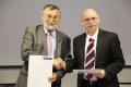 Die Gesch�ftsf�hrer Werner Lindner (WfB N�rnberg, li.) und Axel Marx (Staedtler, re.) bei der Vertragsunterzeichnung