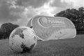 Schwarzweißfoto eines Fußballs