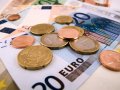 Geld: Münzen und Scheine