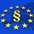 Illustration: Paragrafenzeichen auf europäischer Flagge